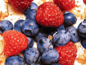 berries and oatmeal